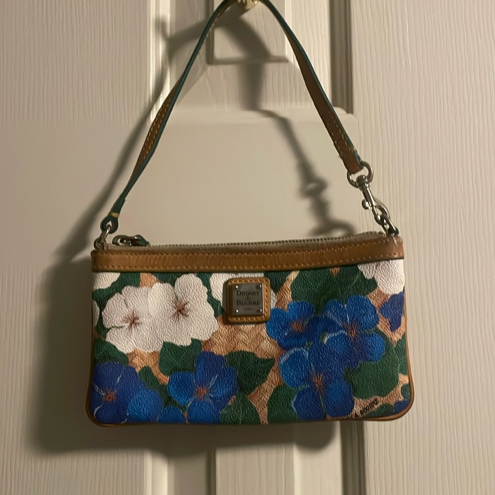 Dooney & Bourke 1975 floral wristlet